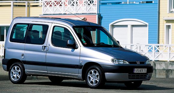 Peugeot Partner (19962009) vs Fiat Doblo (20012010