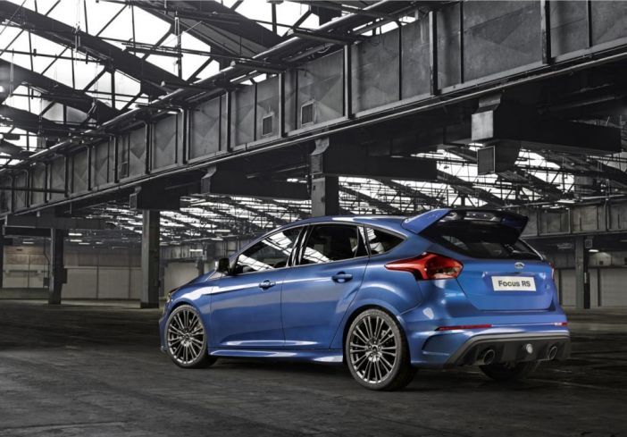 ford_focus_rs_2015_2