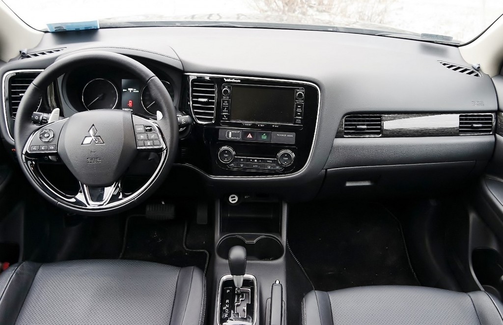 Mitsubishi Outlander 2.0 4WD CVT Instyle Navi