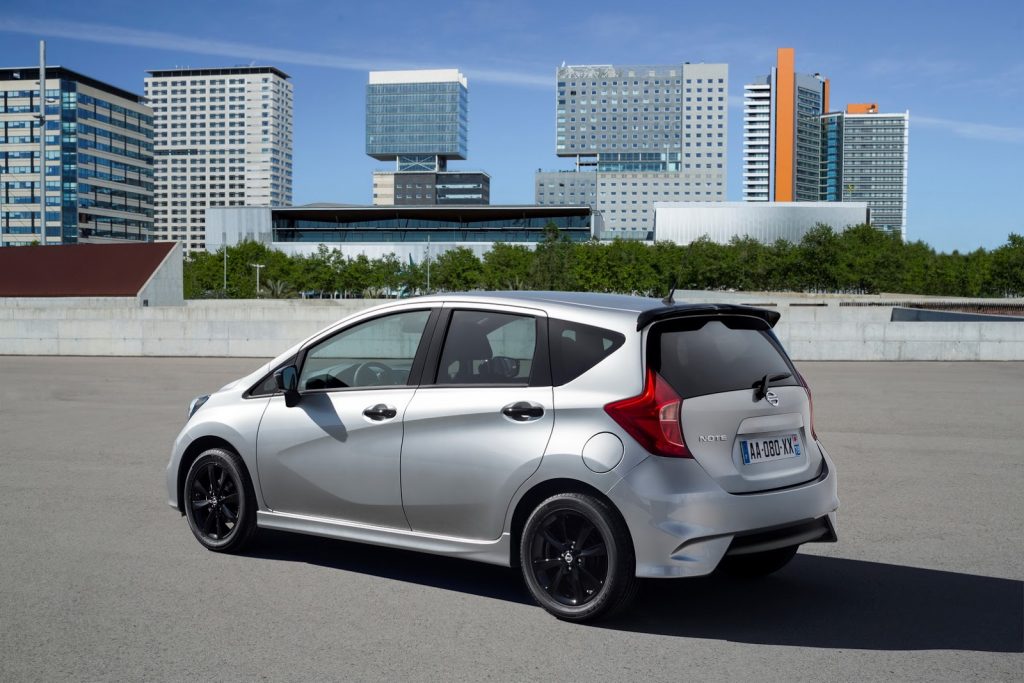 nissan_note_black_edition_2016_2