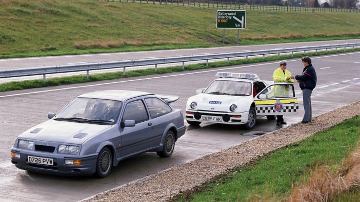 ford_focus_rs200_police_and_sierra_rs_cosworth_1