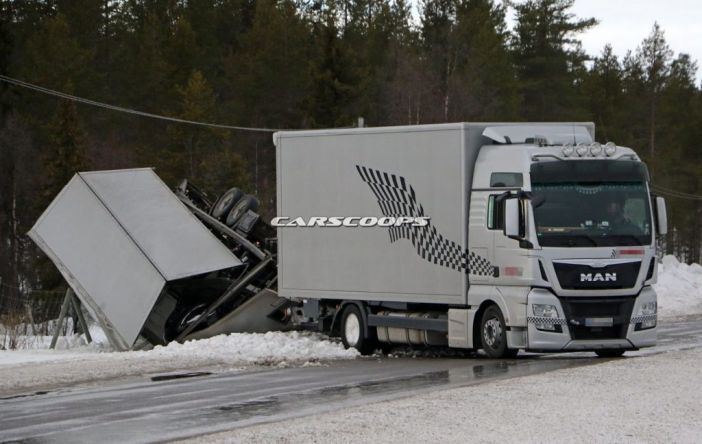 porsche_truck_crash_north_sweden_2017_4