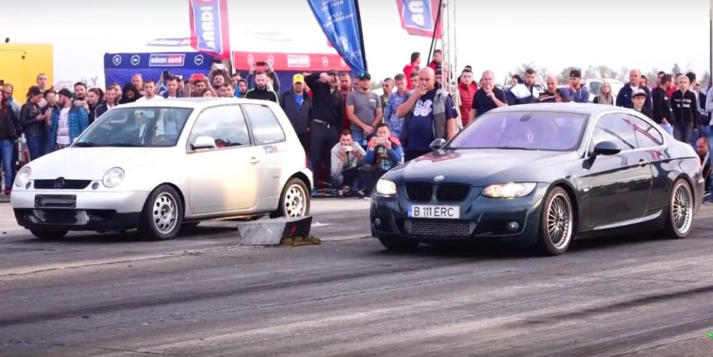 VW Lupo AWD vs BMW 335d Coupe nietypowy drag race (Video