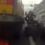 Kara za przepychanie i uciekanie - uszkodzenie motocykla