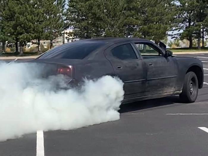 Dodge Charger, który dymi