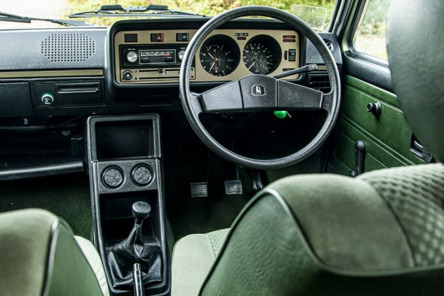Volkswagen Golf Mk1 - wnętrze