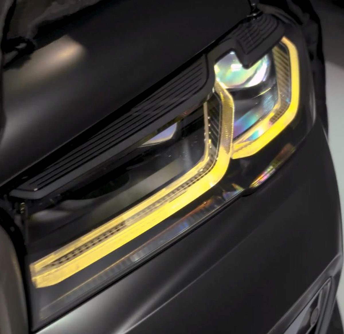 BMW M5 CS 2021 reflektory