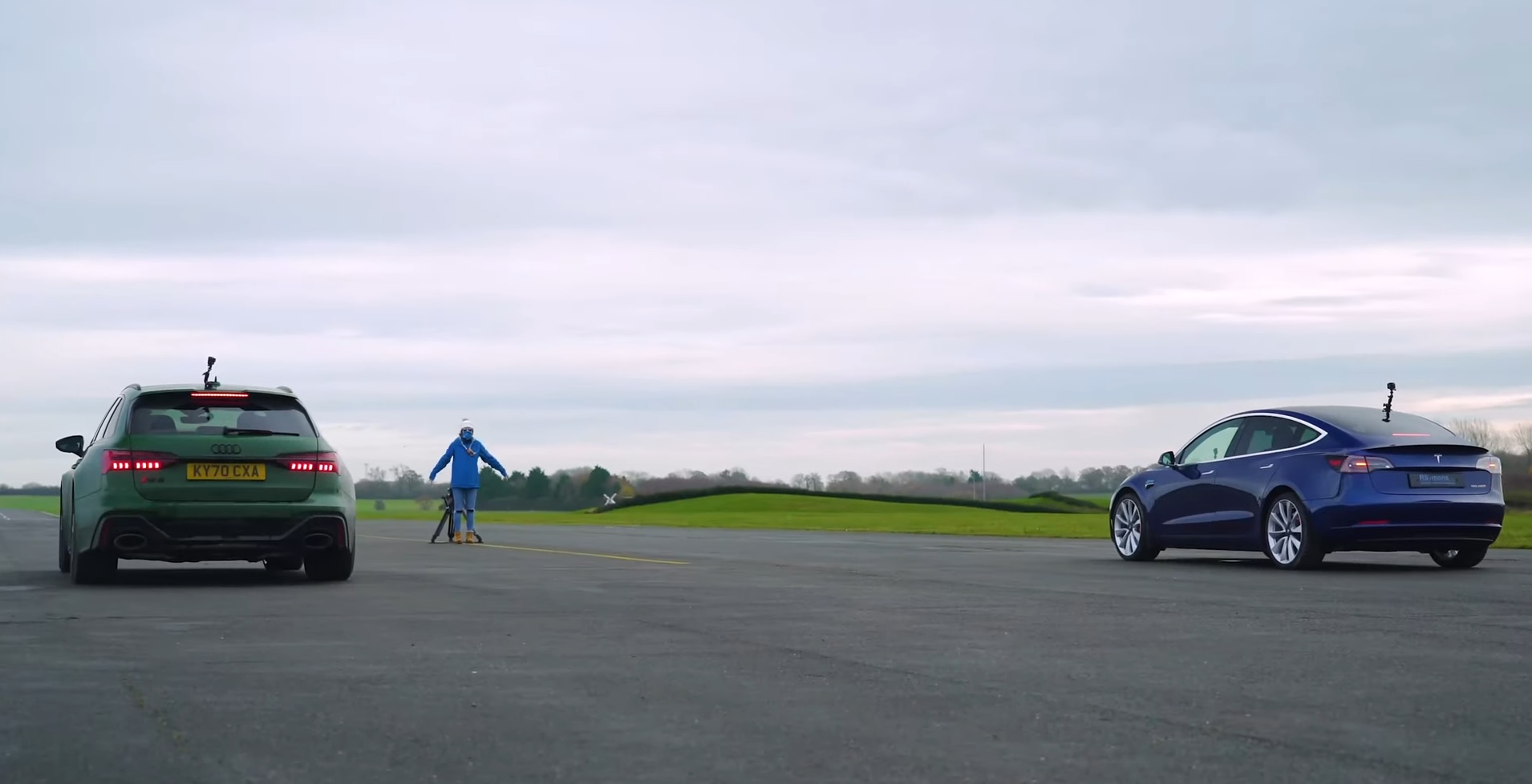 Audi RS6 vs Tesla Model 3 Performance