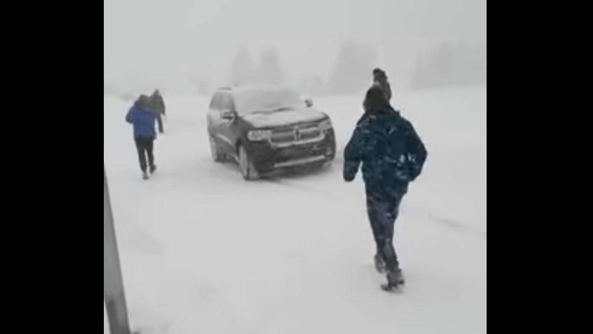 Kolizje na zaśnieżonej drodze