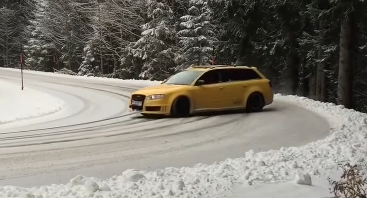 Audi RS4 B7 on the snow