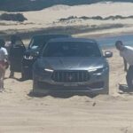 Maserati uziemione na plaży