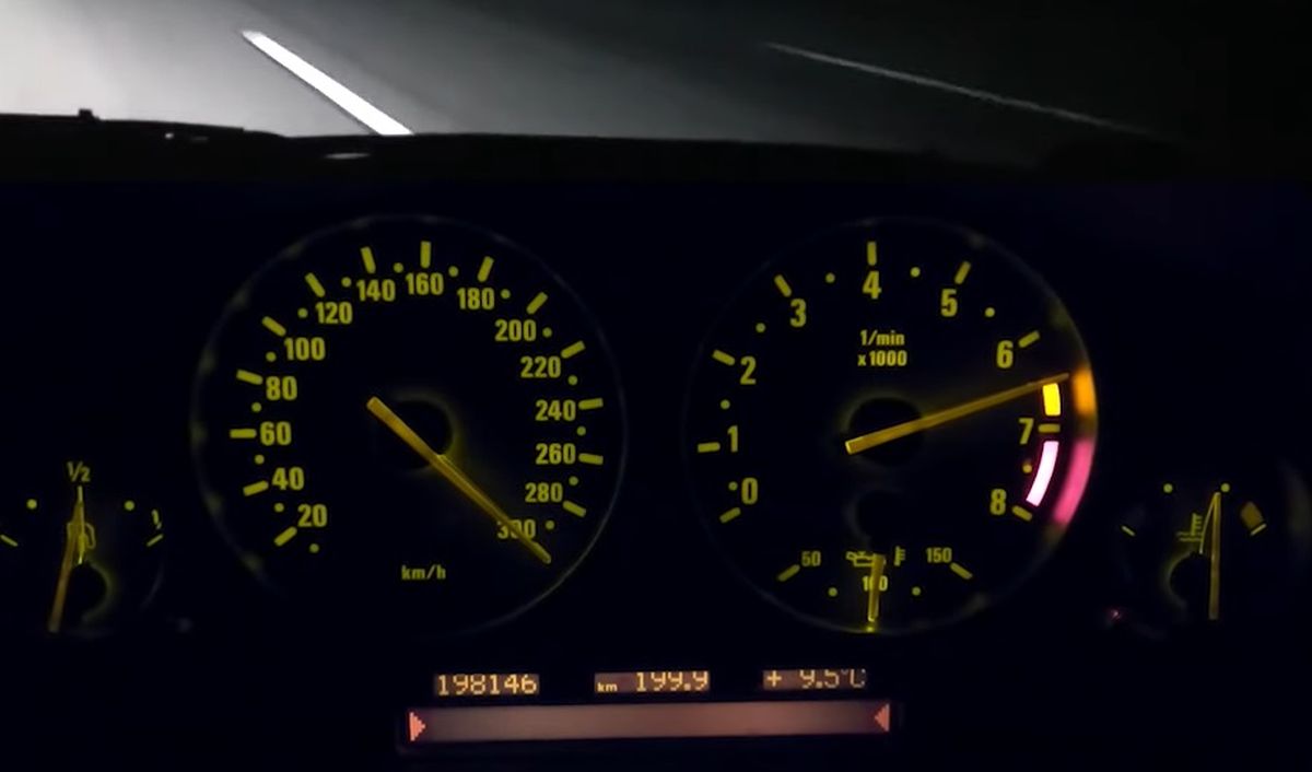 BMW M5 E39 v-max 300 km/h