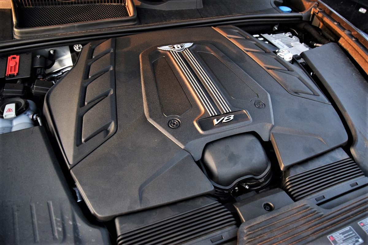 Bentley Bentayga V8 - silnik