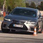 Lexus LS 500 test łosia 2021