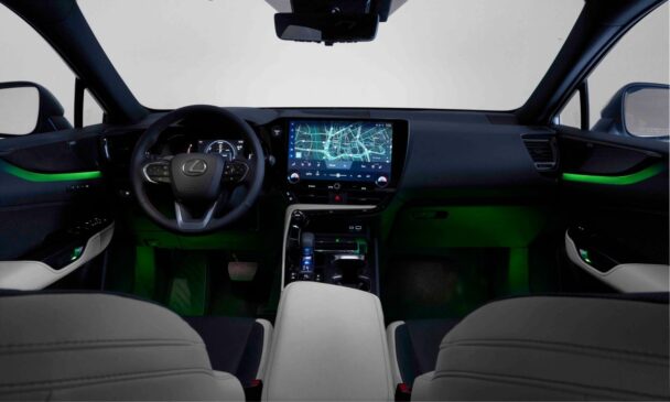 Lexus NX 2022. Ewolucja stylistyki, rewolucja wnętrza i