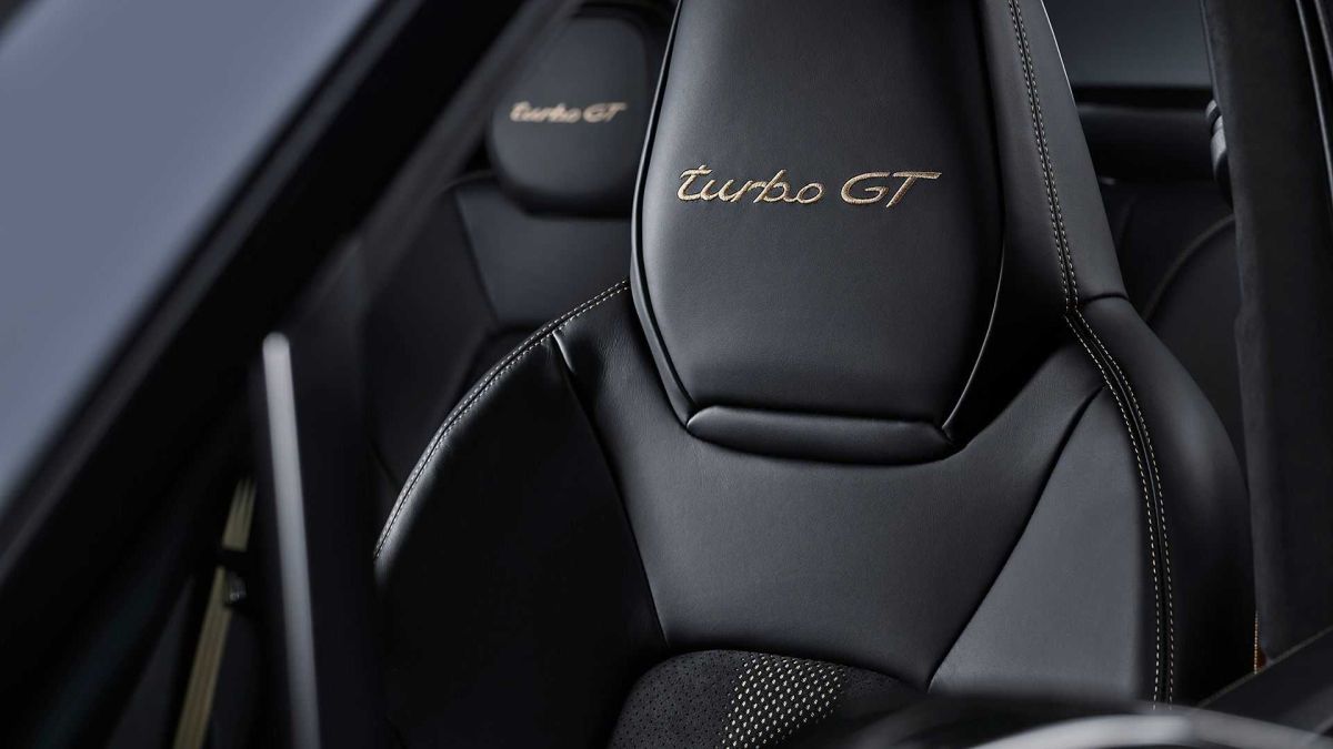 Porsche Cayenne Turbo GT seats