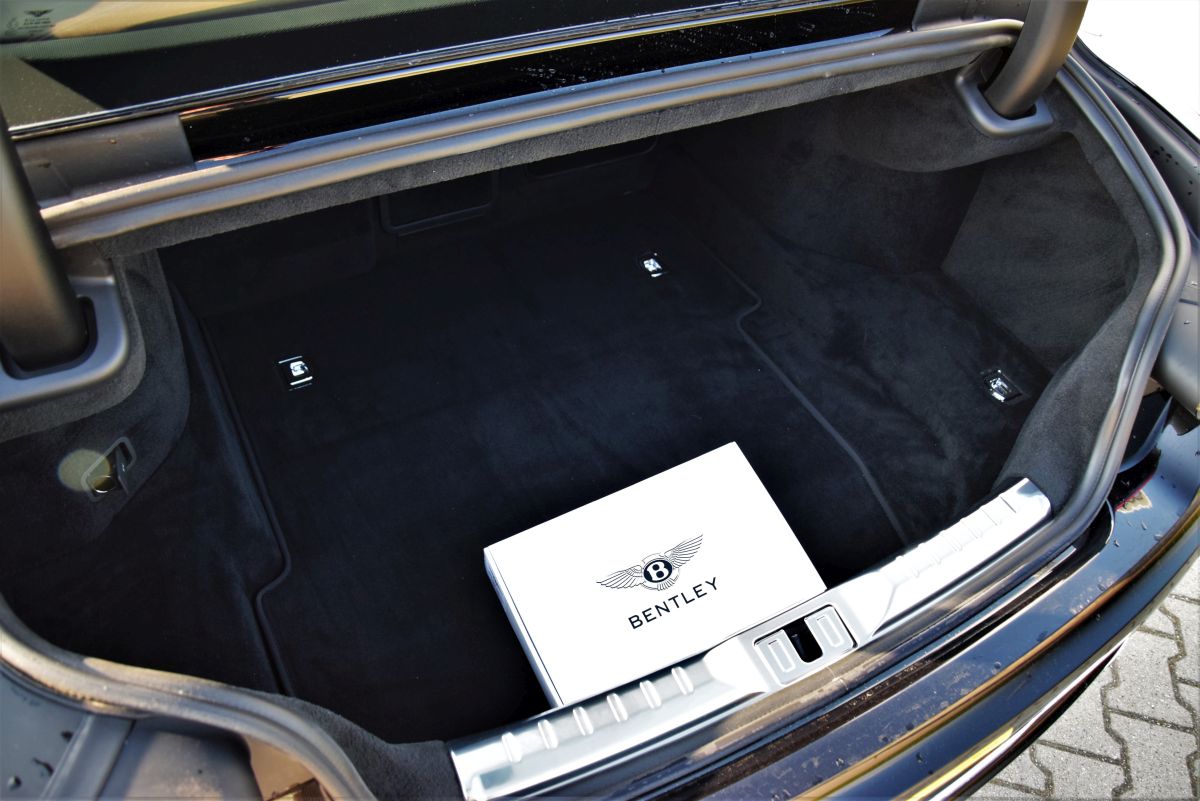 Bentley Continental GT V8 2021 - bagażnik
