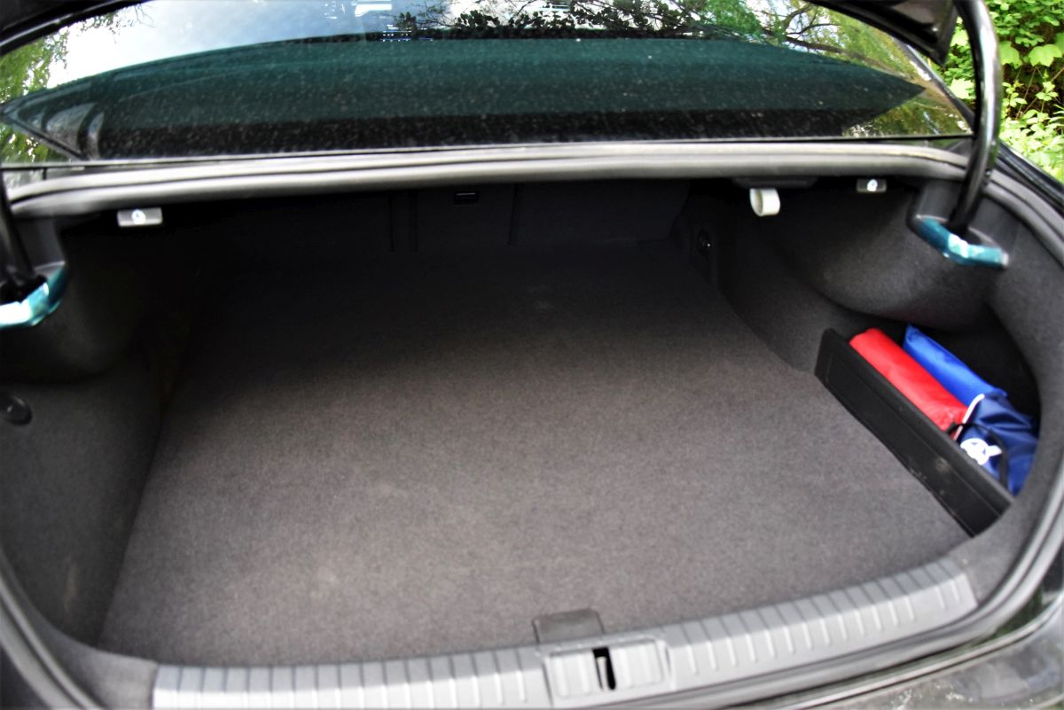 Volkswagen Passat GTE - pojemność bagażnika