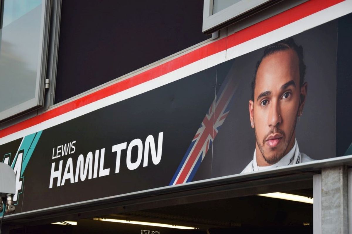 Hamilton po zderzeniu z Verstappenem