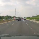 Zderzenie motocyklisty z samochodem na środkowym pasie