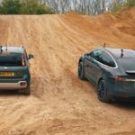 Fiat Panda vs Tesla Model X - off-road