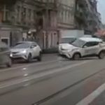 Wrocław - kolizja trzech aut na ulicy Traugutta