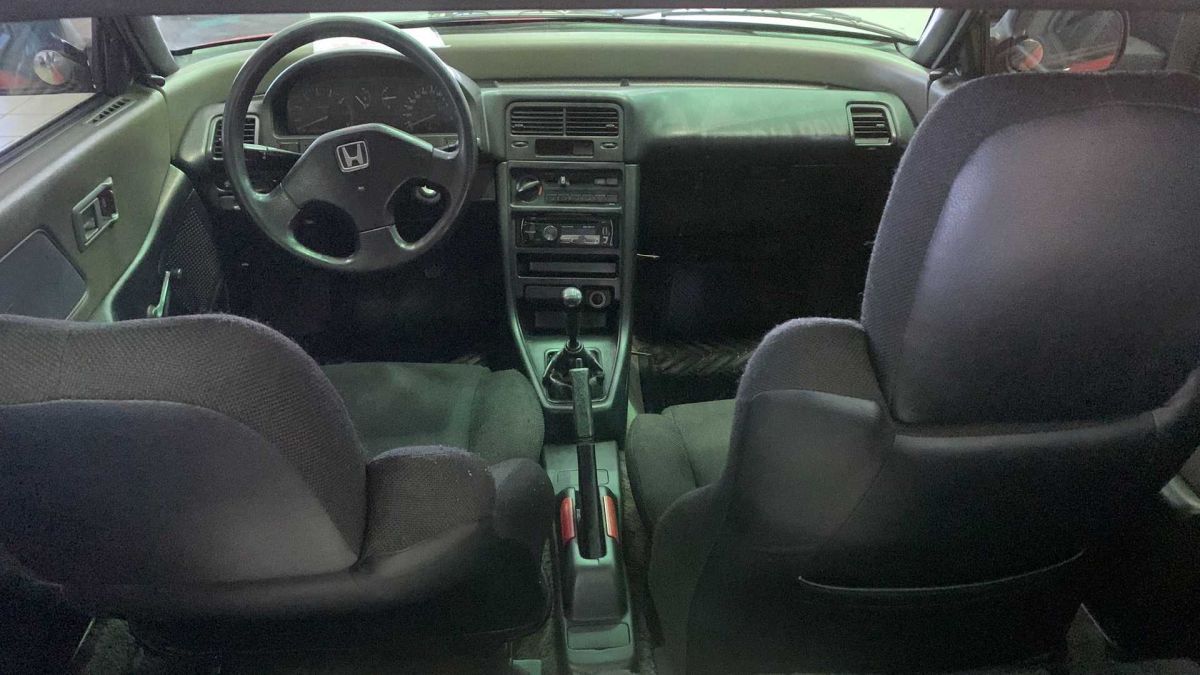 Honda CRX record mileage - interior