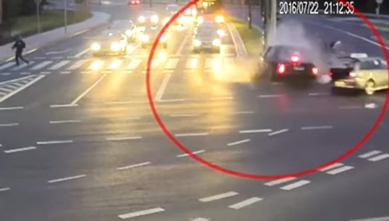 Wypadek na skrzyżowaniu w Olsztynie
