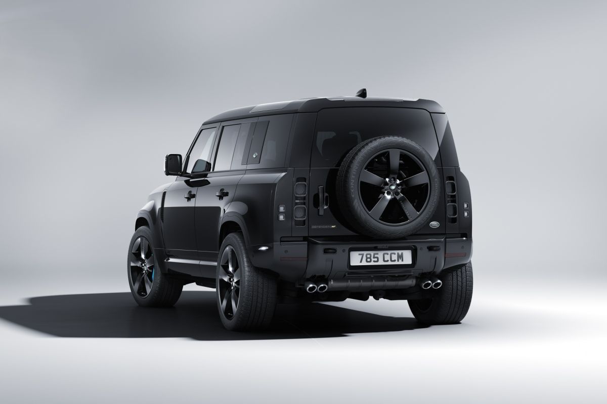 Land Rover Defender Bond Edition