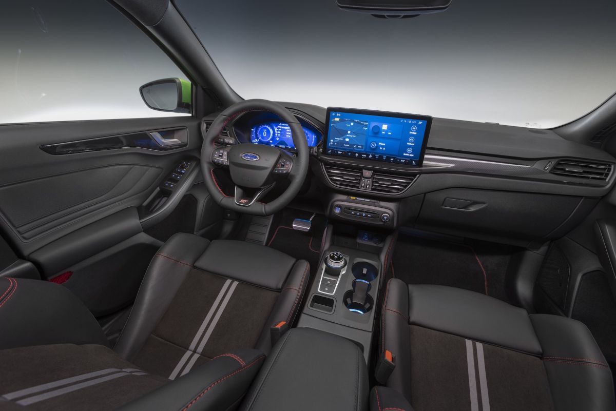 Ford Focus 2022 wnętrze