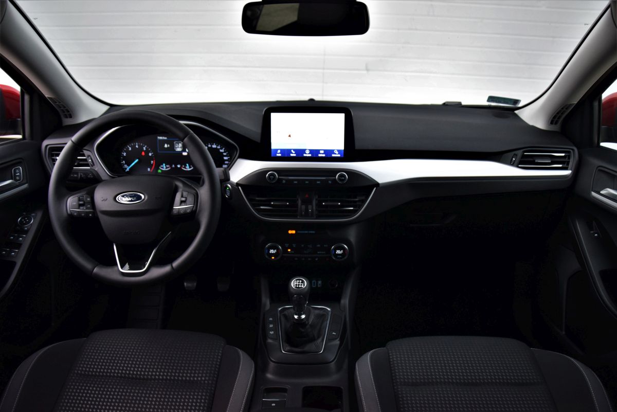 Ford Focus Sedan - wnętrze