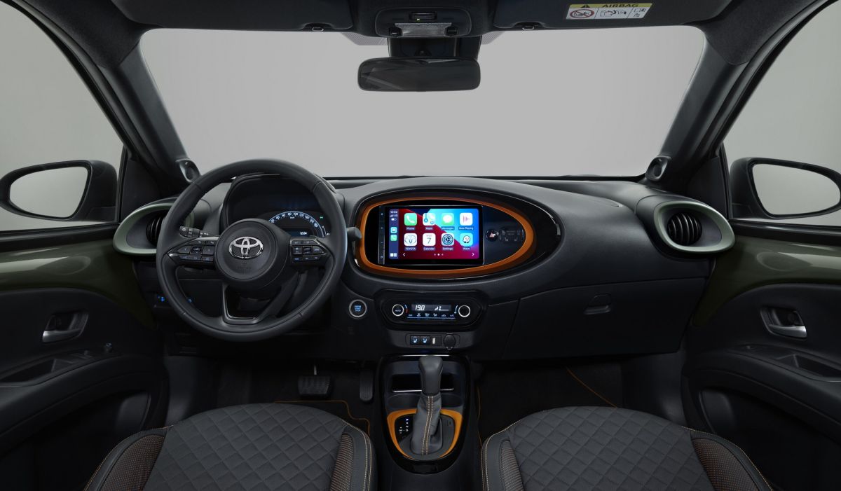 Toyota Aygo X 2022 - wnętrze