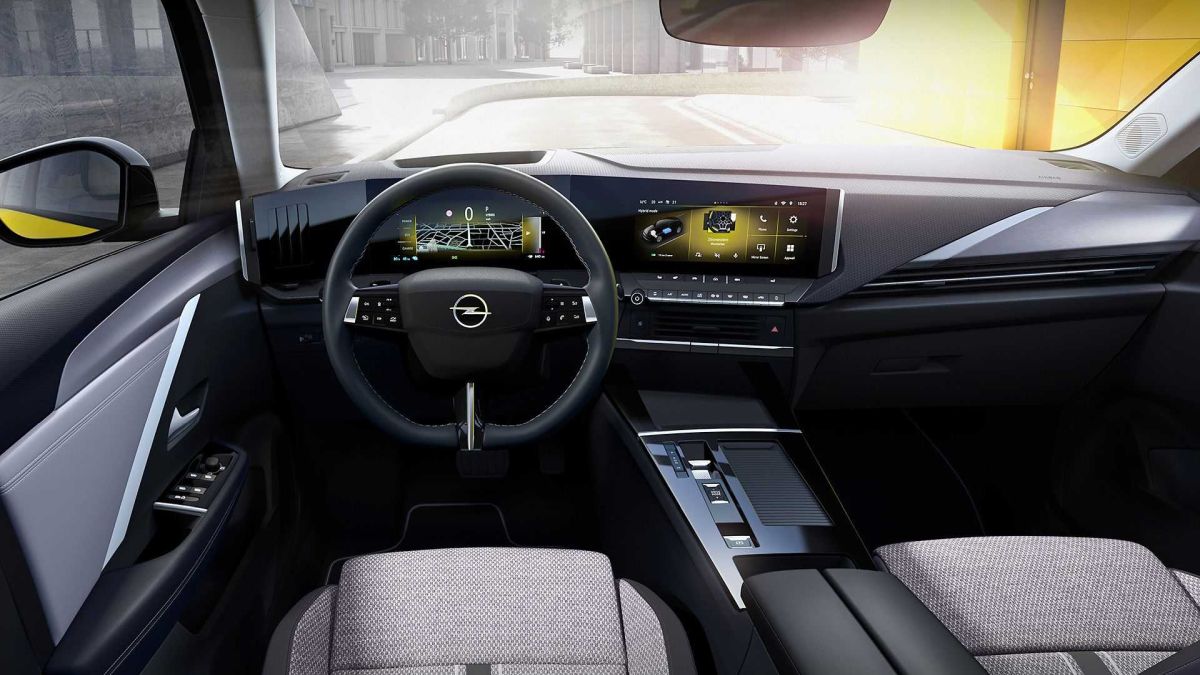 Opel Astra 2022 - wnętrze