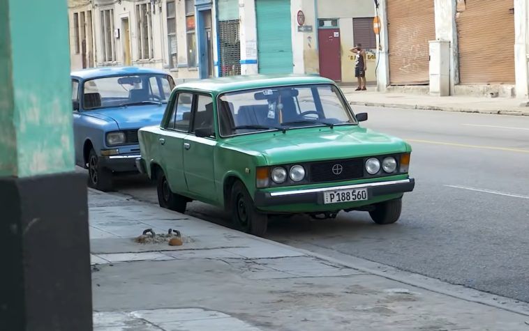Duży Fiat na Kubie