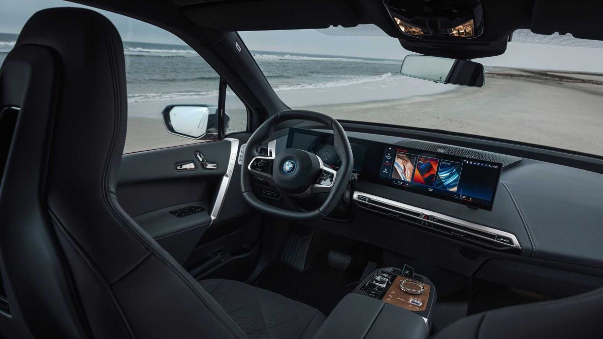 BMW iX M - wnętrze