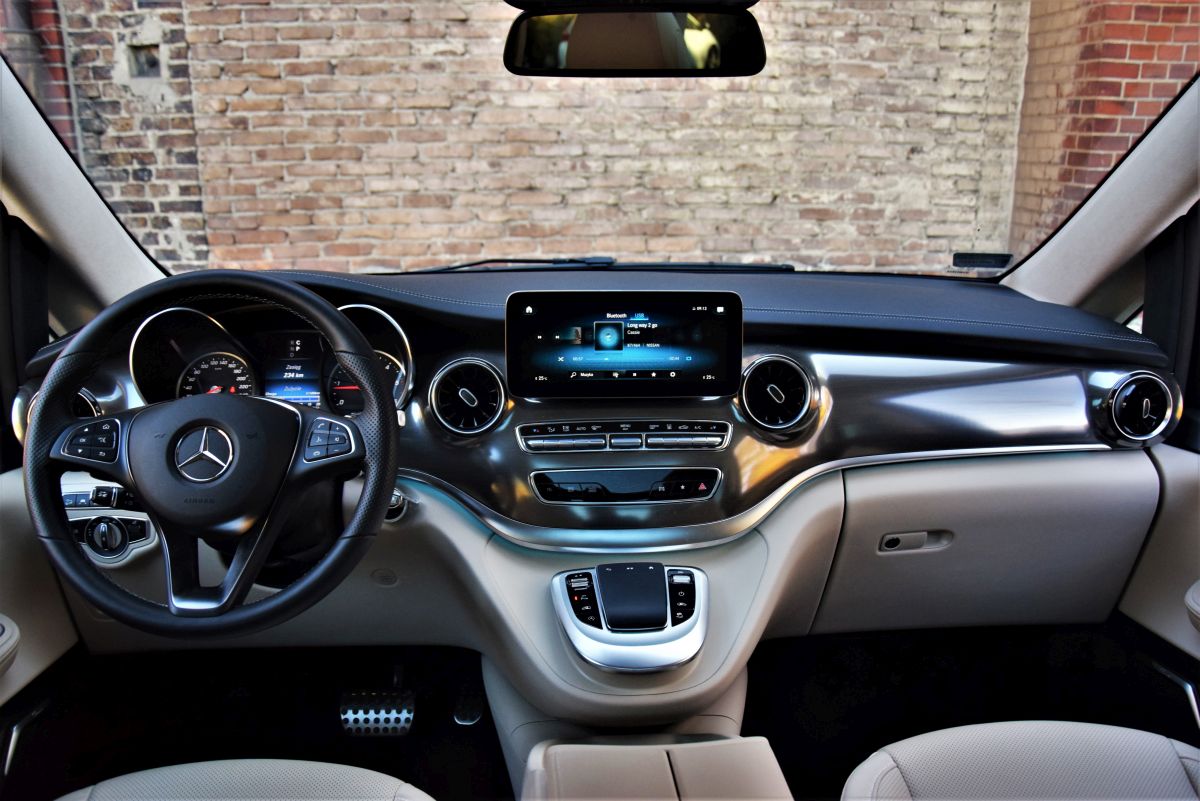 Mercedes-Benz Klasy V Elegance - wnętrze