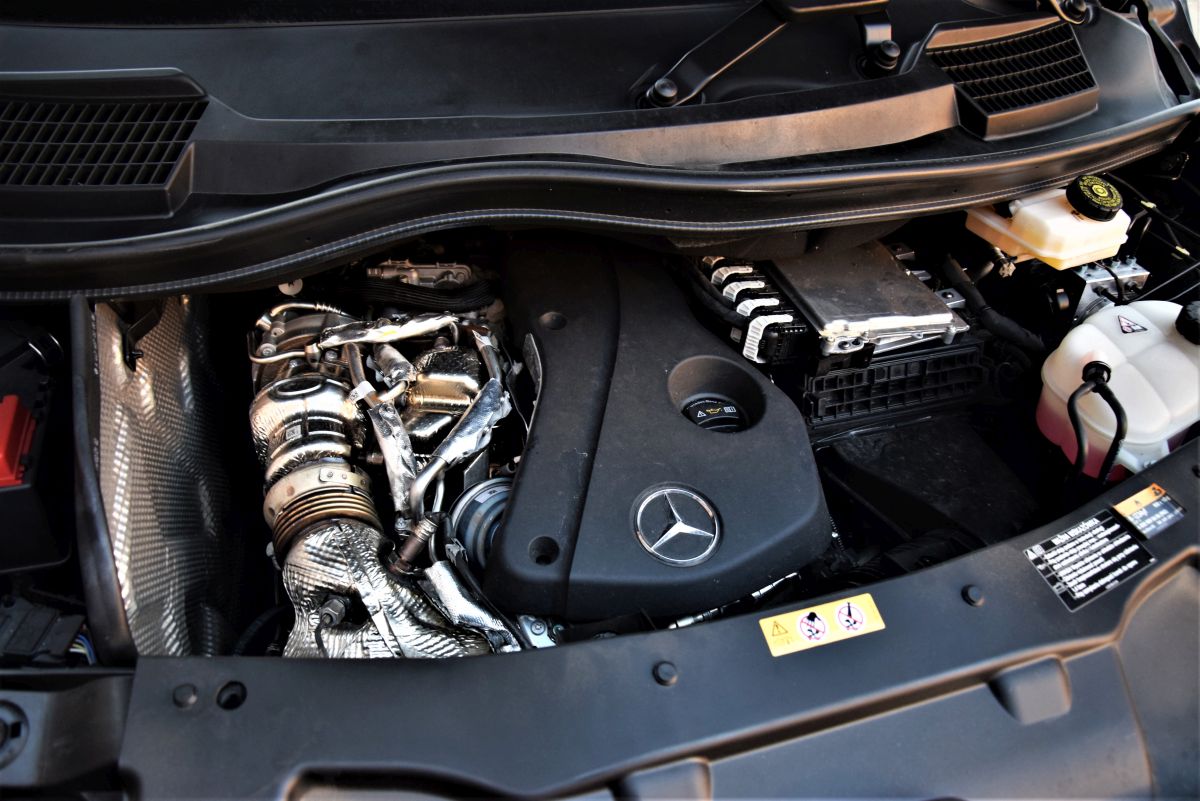 Mercedes-Benz V 300 d 4MATIC - silnik