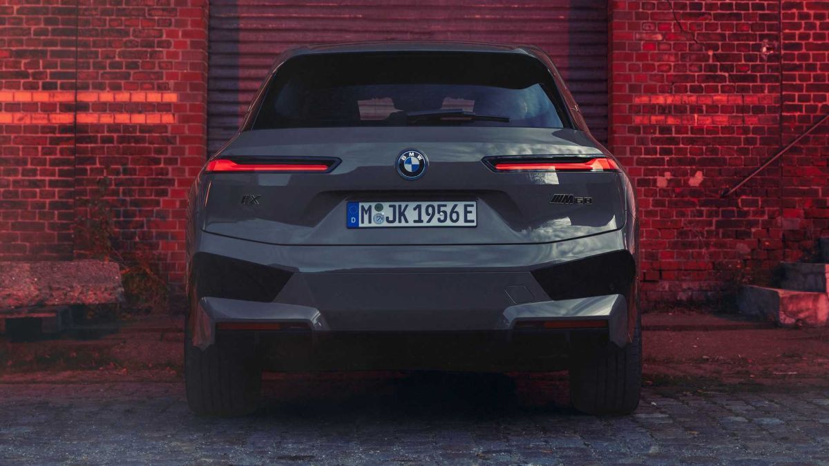 BMW iX M60 - rear