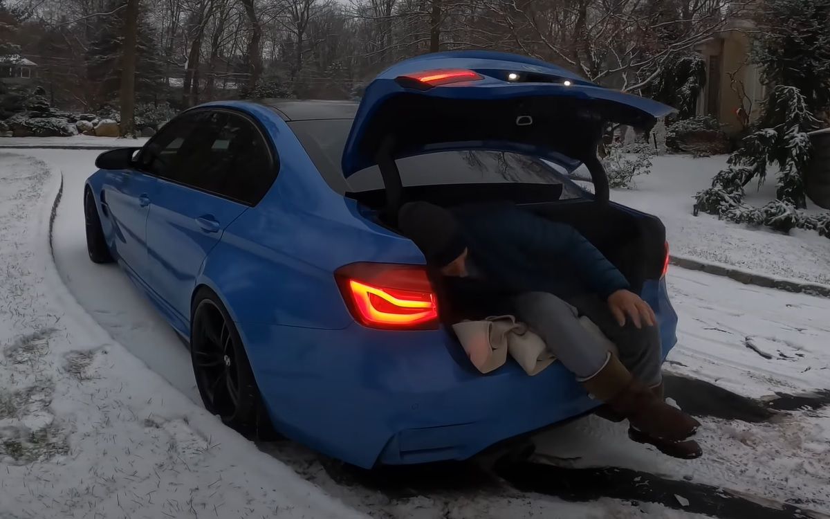Teść w bagażniku BMW M3