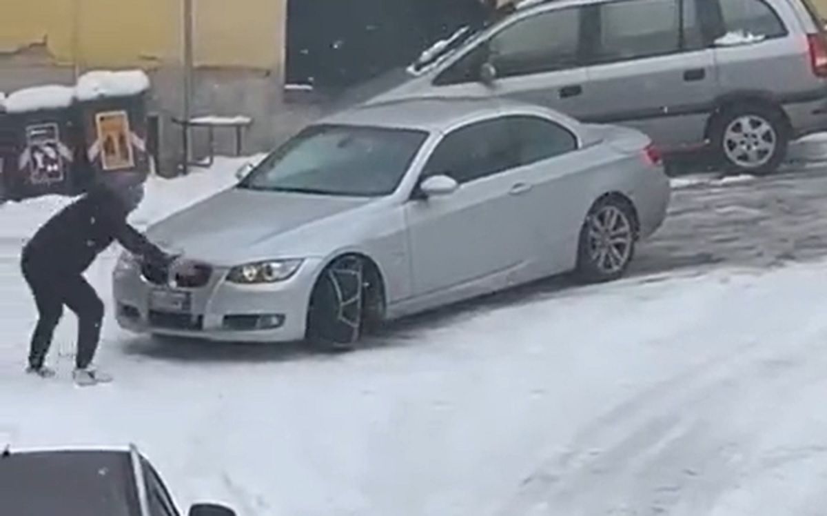 BMW Serii 4 Cabrio RWD na śniegu
