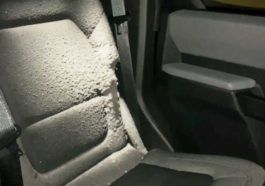 Ford Bronco - śnieg w kabinie