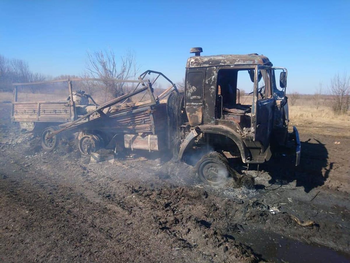 Zniszczona ciężarówka rosyjskiej armii