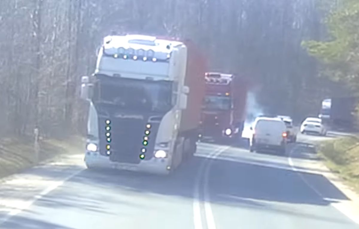 Zderzenie trzech ciężarówek