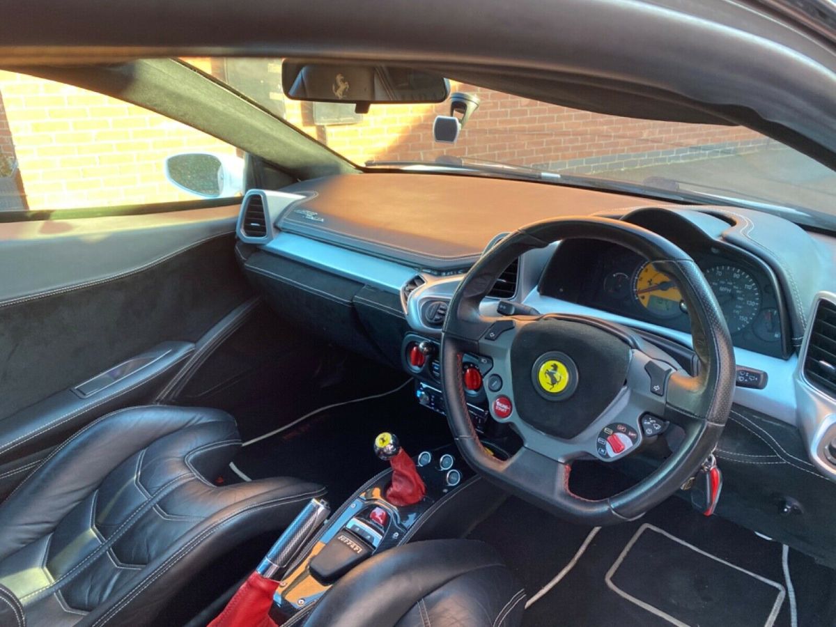 Ferrari replica 