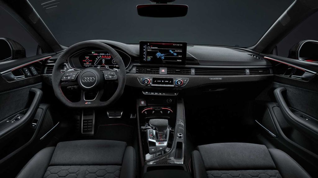 Audi RS5 Competition 2023 - wnętrze