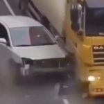 Zderzenie i wybuch opony w ciężarówce