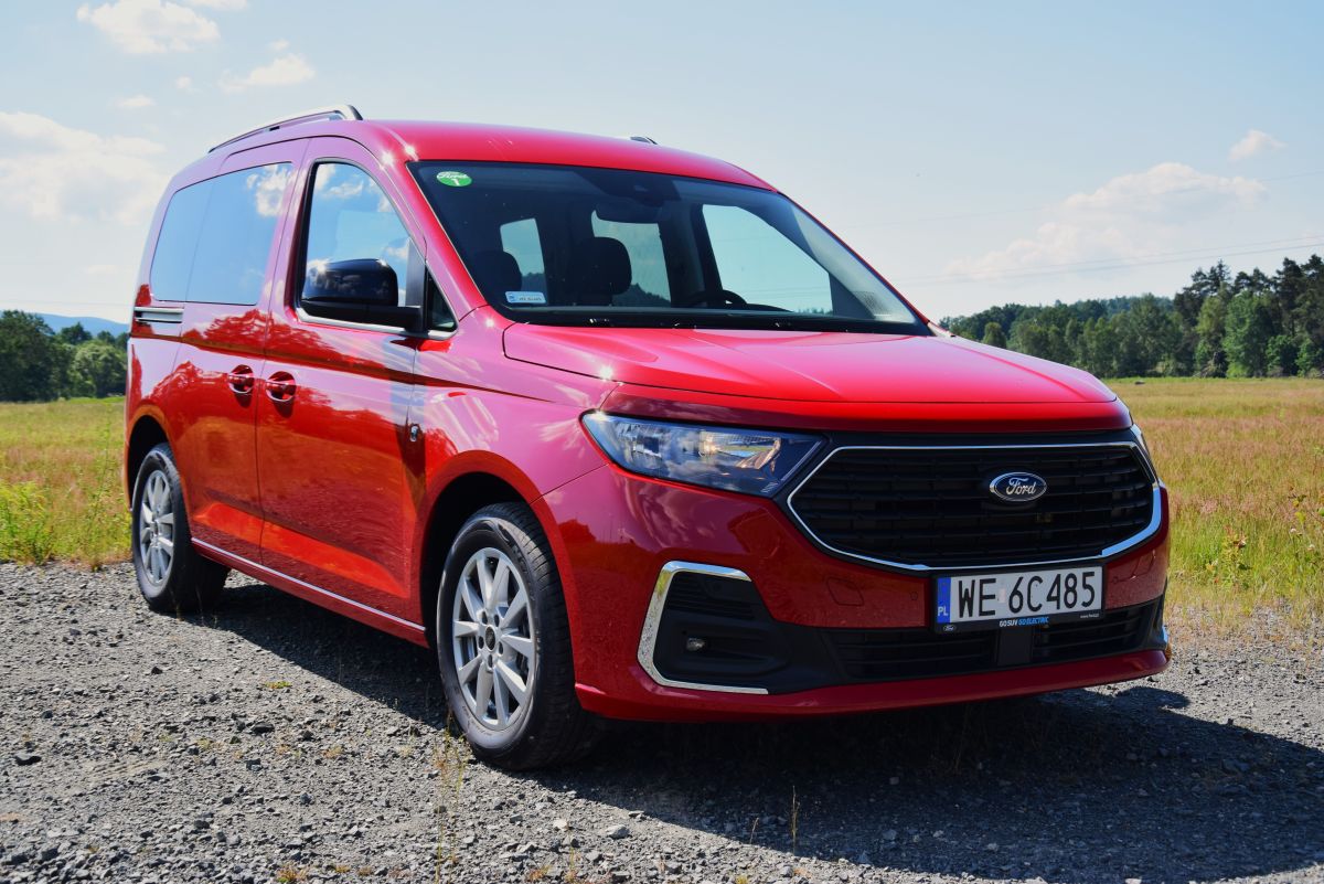 Ford Tourneo Connect 2022 – prima călătorie.  Cum este noul combivan?