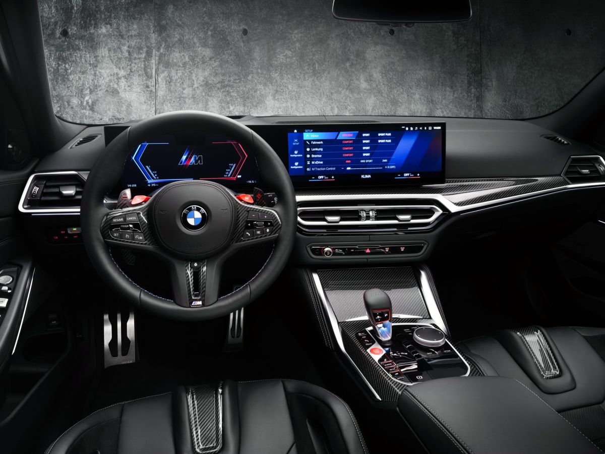 BMW M3 Touring 2023 - wnętrze