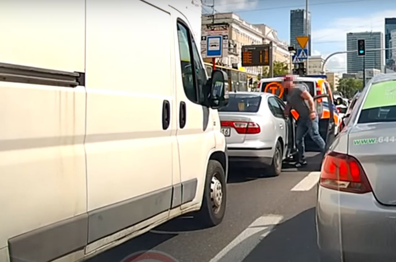 Warszawa. Atak dwóch karków z BMW na kierowcę SEAT-a