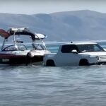 Wodowanie łodzi elektrycznym pick-upem